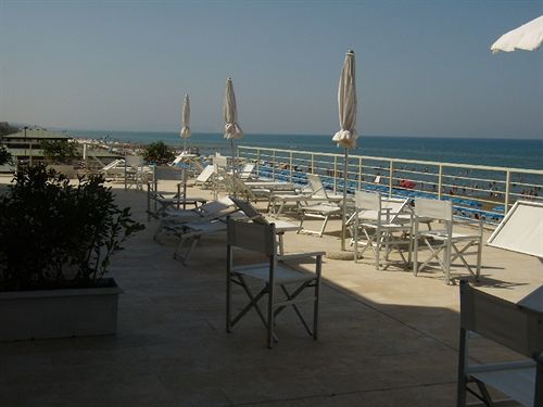 Alta La Vista Hotel 3*