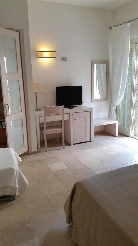 Alta La Vista Hotel 3*